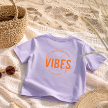 Load image into Gallery viewer, T-SHIRT "Good Vibes only" flieder