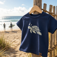 Laden Sie das Bild in den Galerie-Viewer, T-SHIRT "Schildkröte" blau