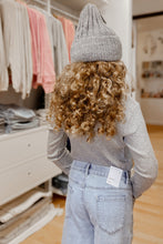 Laden Sie das Bild in den Galerie-Viewer, LONGSLEEVE &quot;Grey Melange&quot; FEMALE
