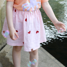 Laden Sie das Bild in den Galerie-Viewer, MUSSELIN-ROCK "Rosa Herzen"