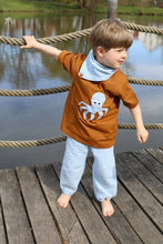 Laden Sie das Bild in den Galerie-Viewer, T-SHIRT "Octopus" karamell