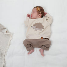 Laden Sie das Bild in den Galerie-Viewer, VINTAGE SWEATER &quot;Igel&quot; beige