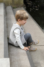 Laden Sie das Bild in den Galerie-Viewer, WESTE &quot;Merinowolle&quot; light grey