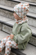 Laden Sie das Bild in den Galerie-Viewer, VINTAGE KUSCHELSWEATER &quot;Glückskind&quot; salbei