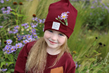 Laden Sie das Bild in den Galerie-Viewer, RIB-BEANIE "Burgundy"