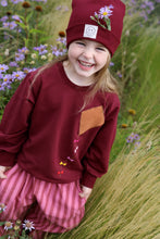 Laden Sie das Bild in den Galerie-Viewer, VINTAGE SWEATER "Drache" Burgundy