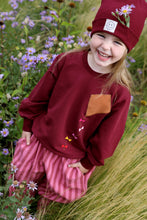 Laden Sie das Bild in den Galerie-Viewer, VINTAGE SWEATER "Drache" Burgundy