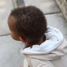 Laden Sie das Bild in den Galerie-Viewer, HOODIE &quot;Igel&quot; beige