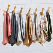 Laden Sie das Bild in den Galerie-Viewer, RIB- BEANIE &quot;Glückspilz&quot; tender beige melange