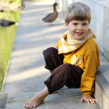 Laden Sie das Bild in den Galerie-Viewer, VINTAGE SWEATER "Checks" Ochre