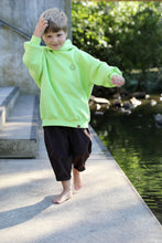 Laden Sie das Bild in den Galerie-Viewer, HOODIE "Lime"