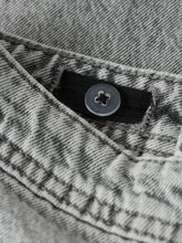 Laden Sie das Bild in den Galerie-Viewer, LOOSE JEANS "Light Grey Denim" MALE