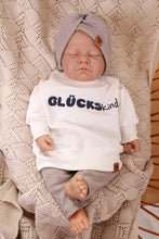 Laden Sie das Bild in den Galerie-Viewer, VINTAGE SWEATER "Glückskind" cloud dancer