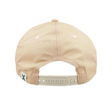 Laden Sie das Bild in den Galerie-Viewer, BASECAP "98" beige