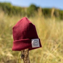 Laden Sie das Bild in den Galerie-Viewer, RIB-BEANIE "Burgundy"