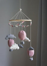 Laden Sie das Bild in den Galerie-Viewer, Mobile &quot;Balloons&amp;Clouds&quot; rosé