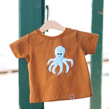Laden Sie das Bild in den Galerie-Viewer, T-SHIRT "Octopus" karamell