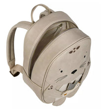 Laden Sie das Bild in den Galerie-Viewer, LITTLE WHO Rucksack "Seerobbe Levi"